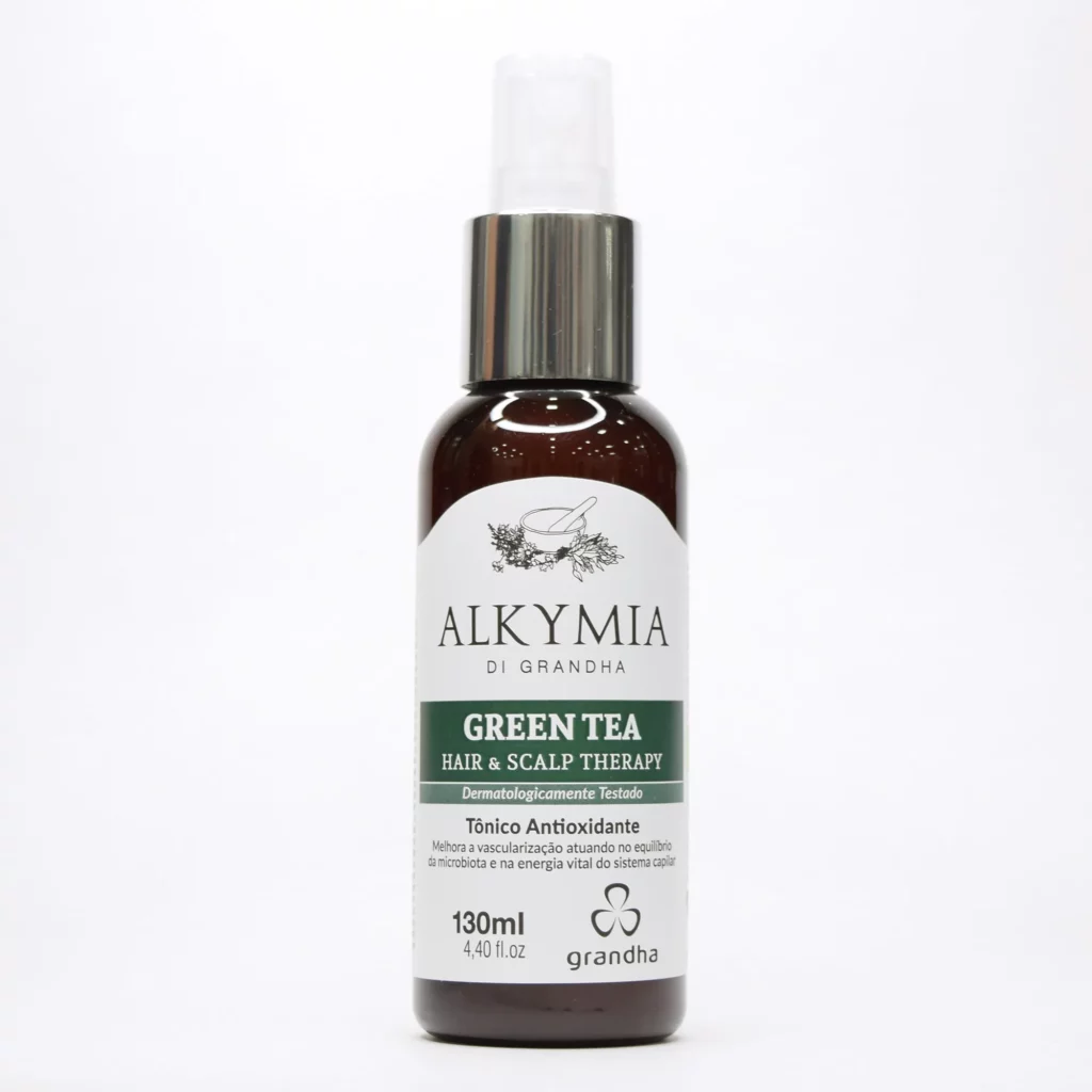 Green Tea Hair & Scalp Therapy es una potente fórmula con acción fortalecedora y estimulante sobre el folículo piloso
