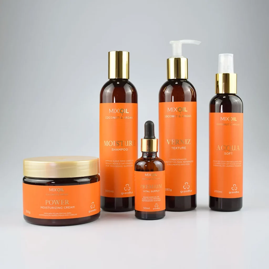 El Kit Mix Oil nutre el cuero cabelludo y el cabello seco, proporcionando una hidratación profunda y duradera