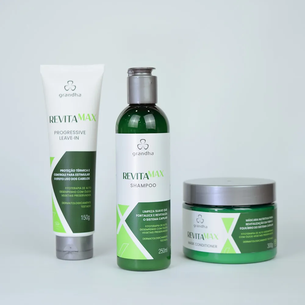 El Kit Revitamax está diseñado para revitalizar el cabello dañado y poroso, limpiando suavemente mientras mejora la fibra capilar