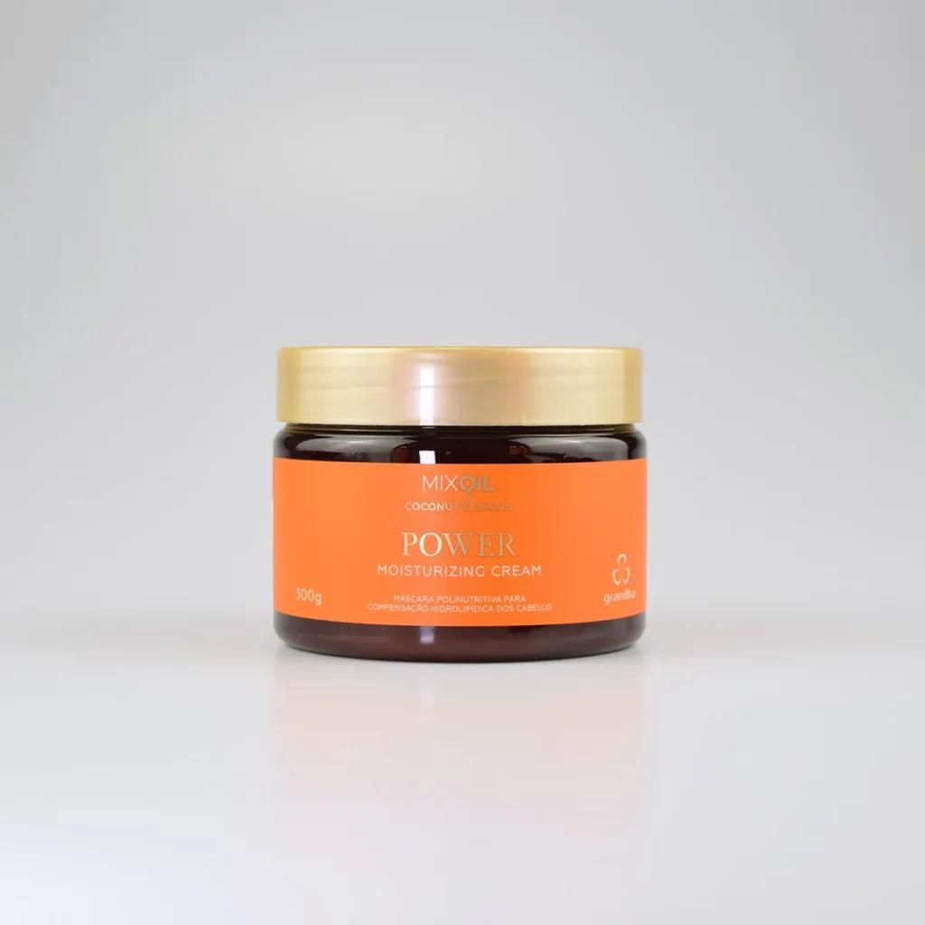 La Mascarilla Hidratante Power Moisturizing Cream ofrece una hidratación profunda y de amplio impacto, compensando el equilibrio hidrolipídico del cabello
